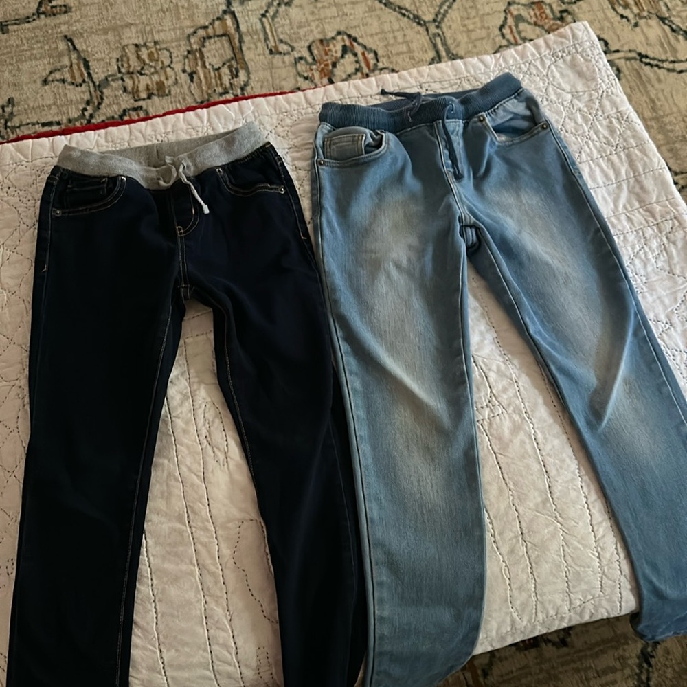 2 cat & Jack jeggings girls size 10. Light blue and dark blue.